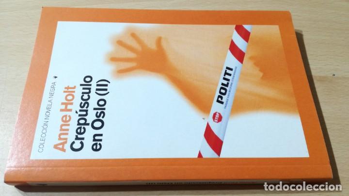 Gebrauchte B&uuml;cher: CREPUSCULO EN OSLO II - ANNE HOLT - DIARIO PUBLICO		&Ntilde;401