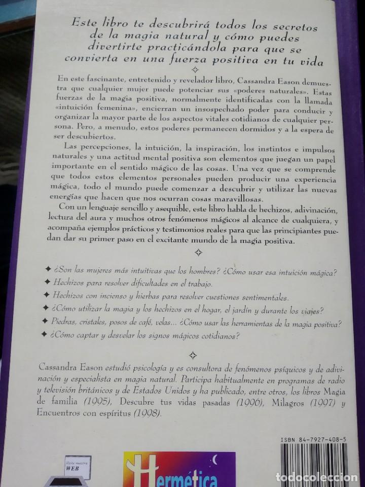 Libros de segunda mano: Una bruja en cada mujer. - Foto 2