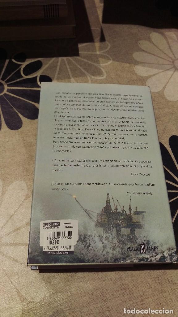 Libros de segunda mano: Tormenta, Lincon Child - Foto 2