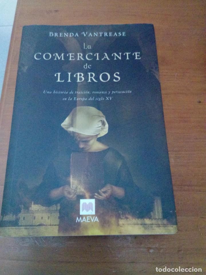 Libros de segunda mano: LA COMERCIANTE DE LIBROS. BRENDA VANTREASE. FORMATO GRANDE. C24L - Foto 1