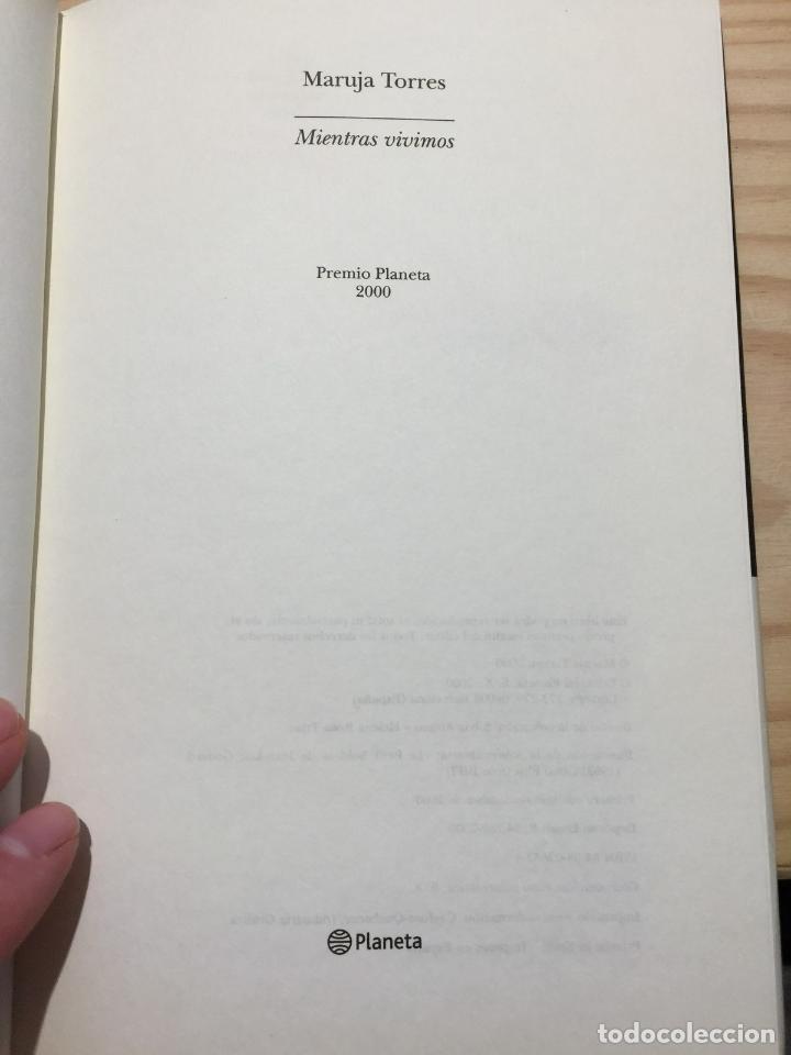 Libros de segunda mano: Mientras vivimos - Maruja Torres - Foto 5
