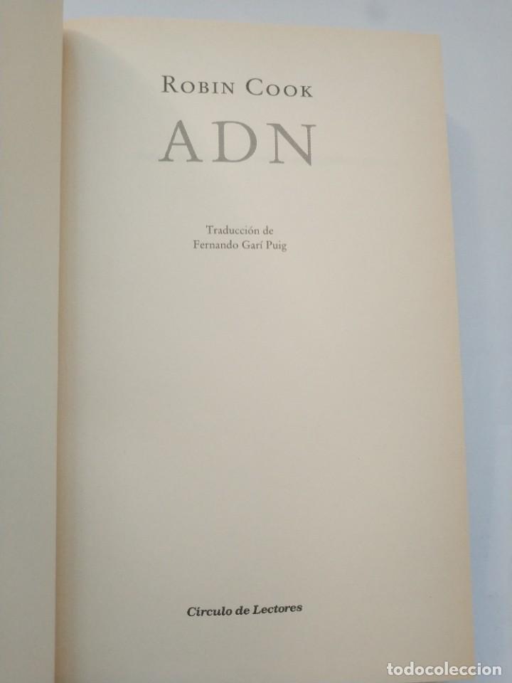 Libros de segunda mano: ROBIN COOK.- ADN - Foto 3