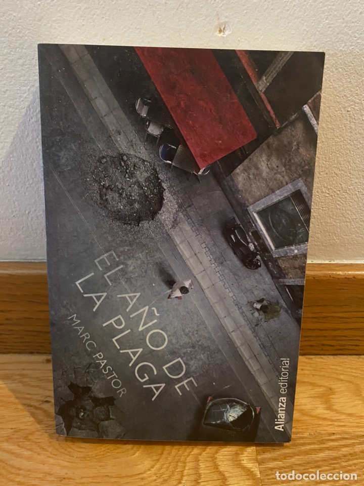 Libros de segunda mano: El a&ntilde;o de la plaga Marc Pastor - Foto 1