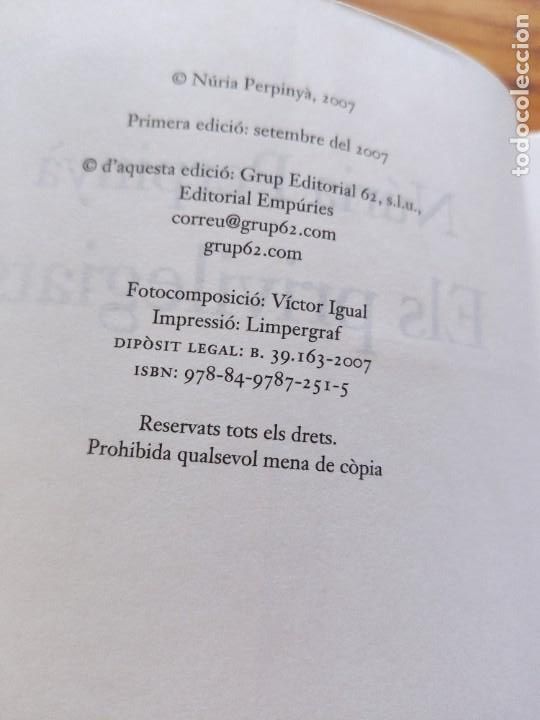Libros de segunda mano: Els privilegiats. N&uacute;ria Perpiny&agrave;. - Foto 4