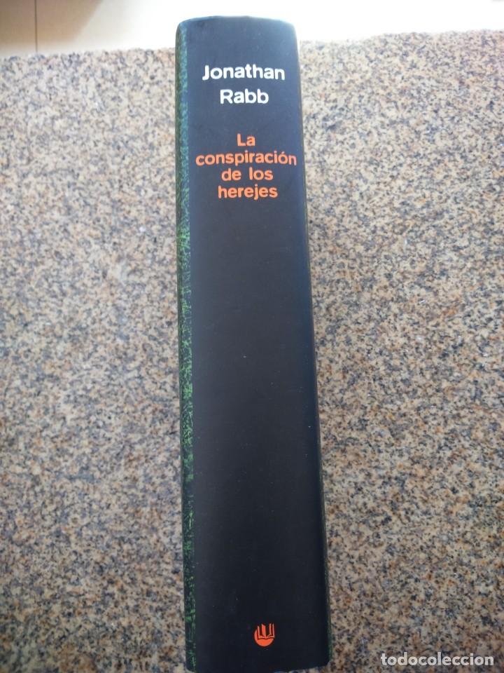 Libros de segunda mano: LA CONSPIRACION DE LOS HEREJES -- JONATHAN RABB -- CIRCULO 2002 -- - Foto 3
