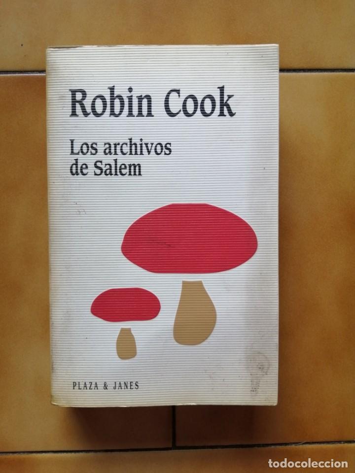 Libros de segunda mano: LOS ARCHIVOS DE SALEM - ROBIN COOK - Foto 1