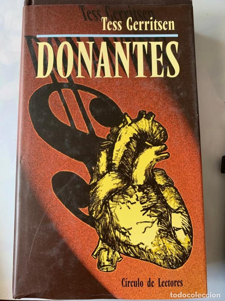 Libros de segunda mano: Donantes - Tess Gerritsen - Foto 1