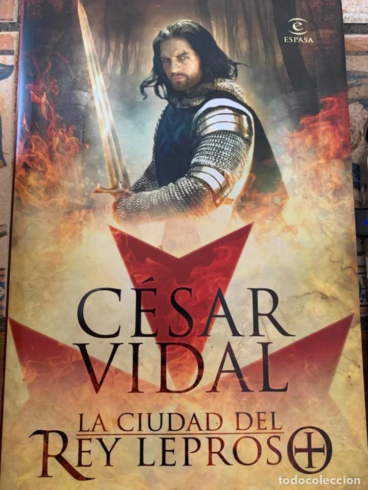 Libros de segunda mano: La ciudad del Rey Lepros - C&eacute;sar Vidal - Foto 1