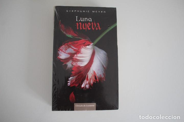 Libros de segunda mano: LUNA NUEVA STEPHENIE MEYER - Foto 1