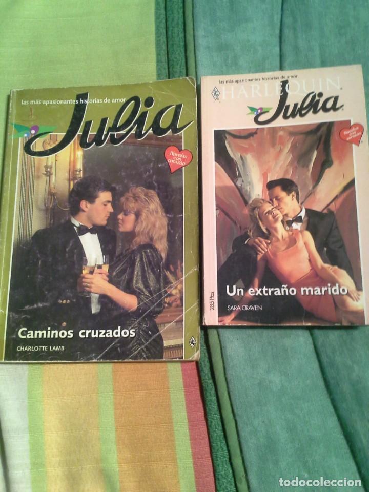 Libros de segunda mano: 2 novelas de julia a&ntilde;os 90 ,un extra&ntilde;o marido y caminos cruzados lote. bolsilibros