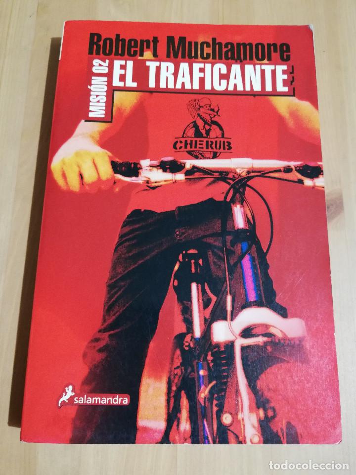 Libros de segunda mano: MISION 02: EL TRAFICANTE (ROBERT MUCHAMORE) - Foto 1