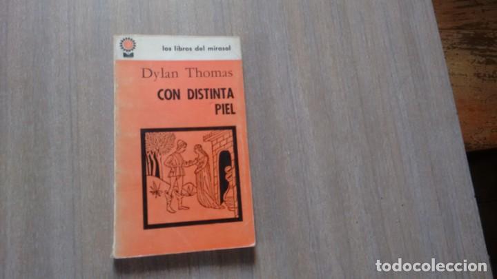 Libros de segunda mano: DYLAN THOMAS - CON DISTINTA PIEL - Foto 1