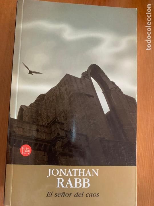 Libros de segunda mano: El se&ntilde;or del caos - Jonathan Rabb - Foto 1