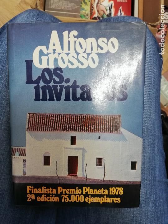 Libros de segunda mano: Los invitados. Alfonso Grosso - Foto 1