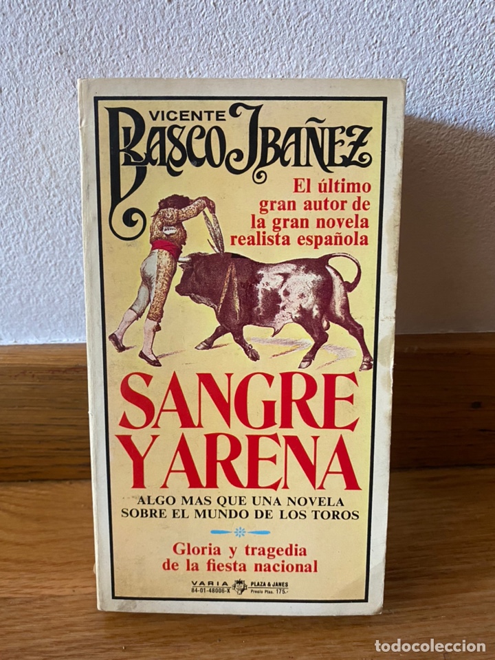 Libros de segunda mano: Basco Ib&aacute;&ntilde;ez Sangre y arena - Foto 1