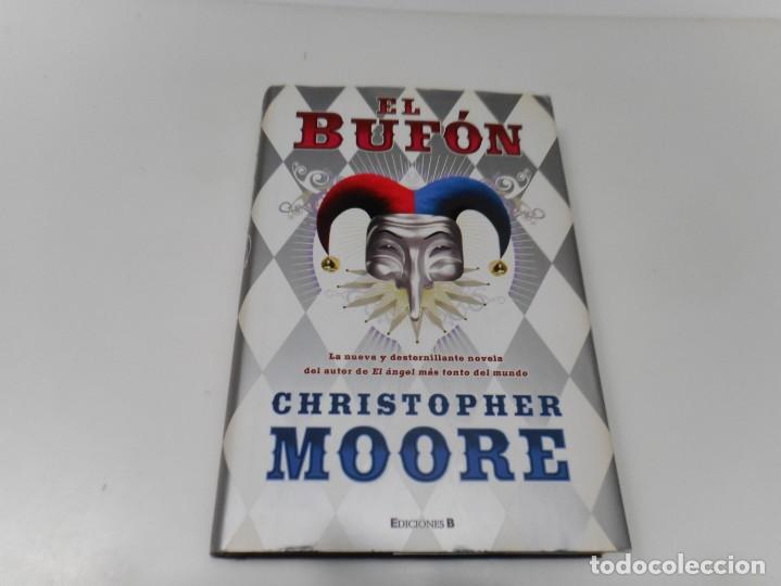 Libros de segunda mano: CHRISTOPHER MOORE El buf&oacute;n Q3258A - Foto 1