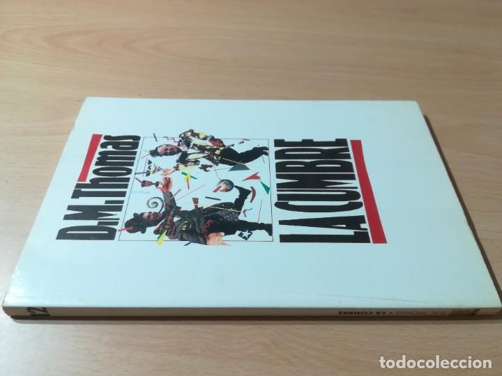 Libros de segunda mano: LA CUMBRE - D M THOMAS - EDICIONES B X+106 - Foto 1