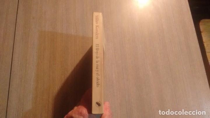 Libros de segunda mano: MILAN KUNDERA - EL LIBRO DE LA RISA Y EL OLVIDO - - Foto 2
