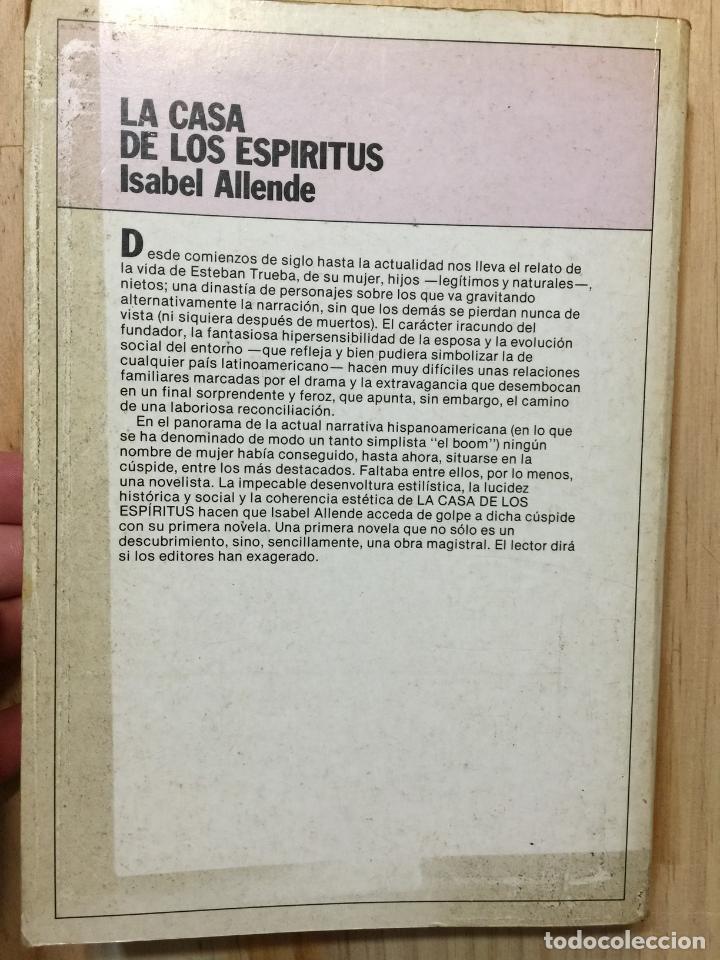 Libros de segunda mano: La casa de los esp&iacute;ritus - Isabel Allende - Foto 2