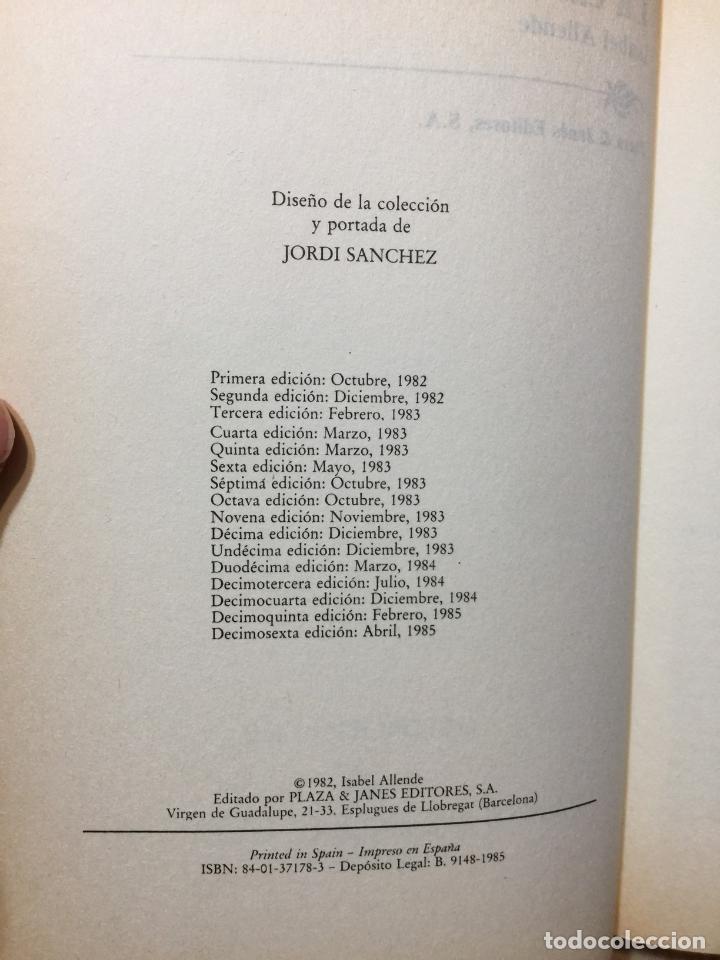 Libros de segunda mano: La casa de los esp&iacute;ritus - Isabel Allende - Foto 3