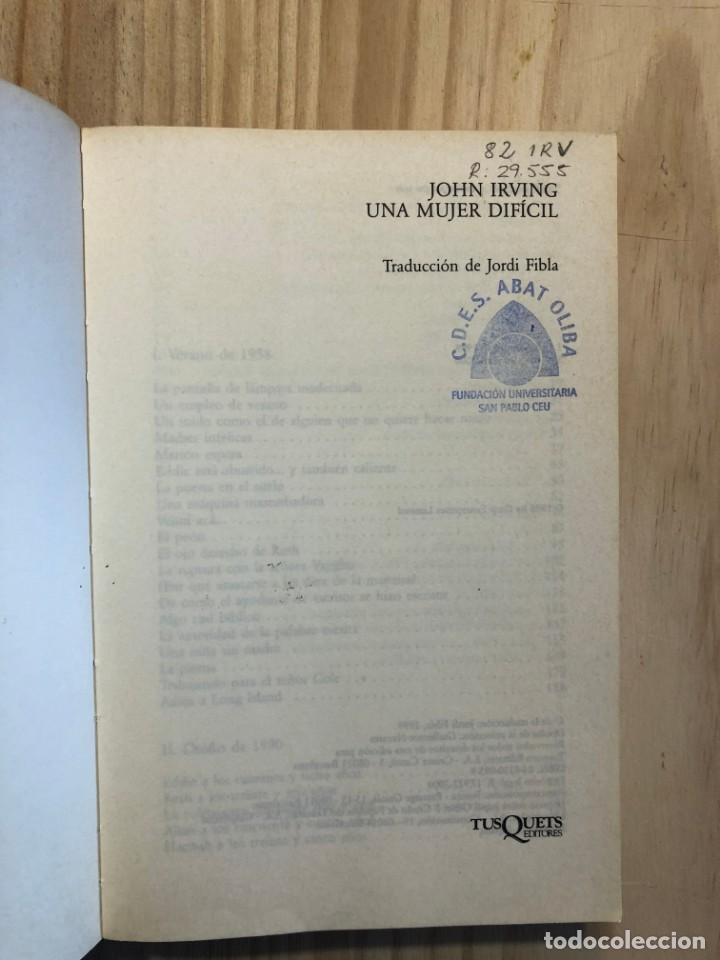 Libros de segunda mano: Una mujer dif&iacute;cil - John Irving - Foto 2