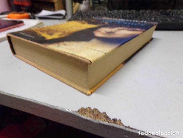 Libros de segunda mano: ESTAMOS LIQUIDANDO. Dan Brown - el c&oacute;digo da Vinci - Foto 2