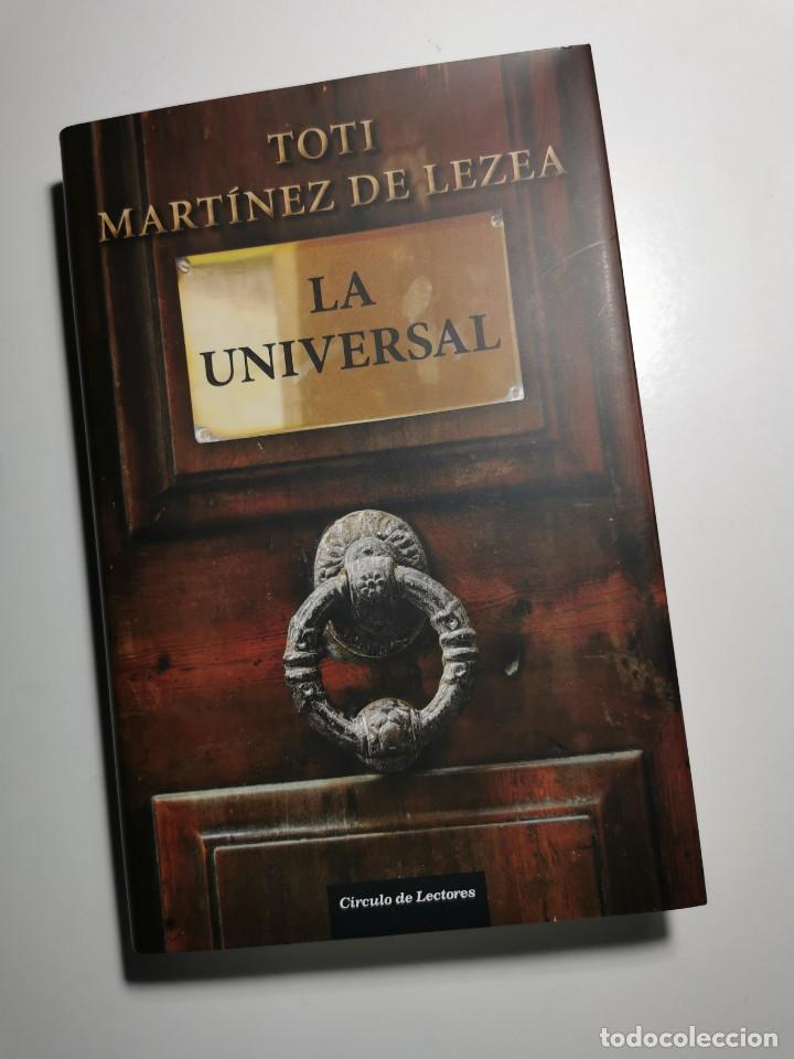 Libros de segunda mano: LA UNIVERSAL (TOTI MART&Iacute;NEZ DE LEZEA) - Foto 1