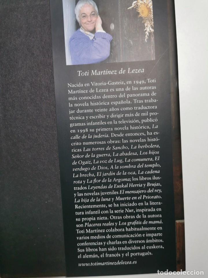 Libros de segunda mano: LA UNIVERSAL (TOTI MART&Iacute;NEZ DE LEZEA) - Foto 3