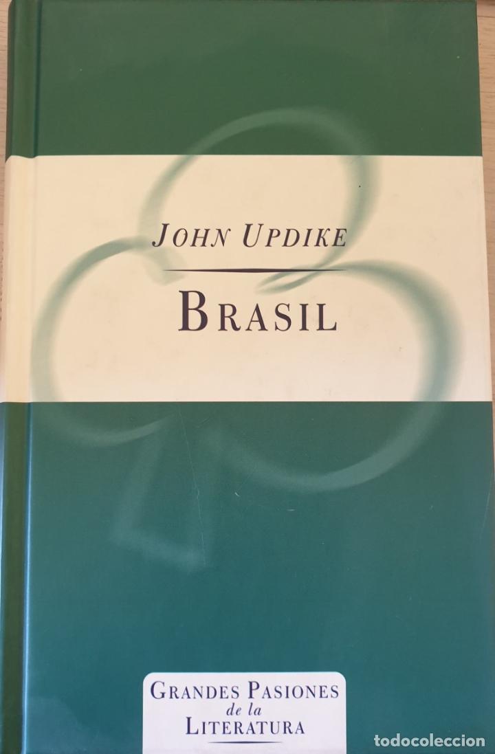 Libros de segunda mano: BRASIL. - UPDIKE, John. - Foto 1
