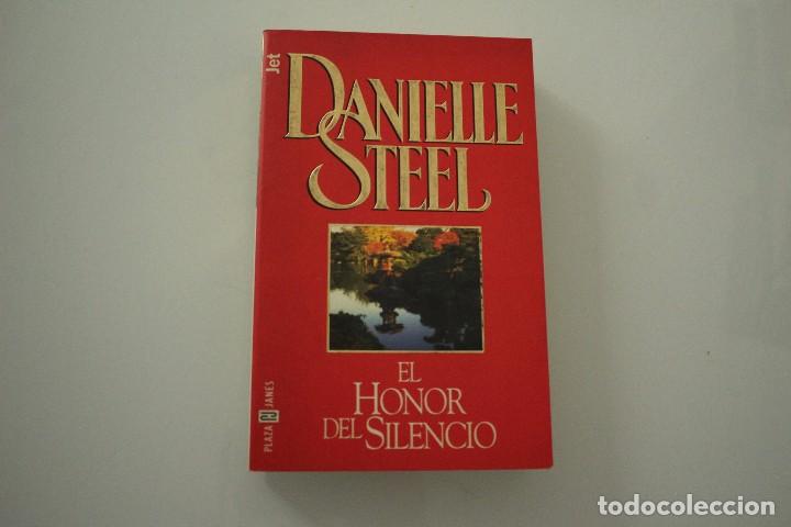 Libros de segunda mano: EL HONOR DEL SILENCIO DANIELLE STEEL - Foto 1