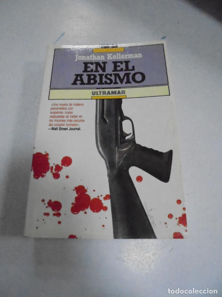 Libros de segunda mano: EN EL ABISMO. JONATHAN KELLERMAN. 1&ordm; EDICION. 1988. ULTRAMAR EDICIONES. RUSTICA - Foto 1