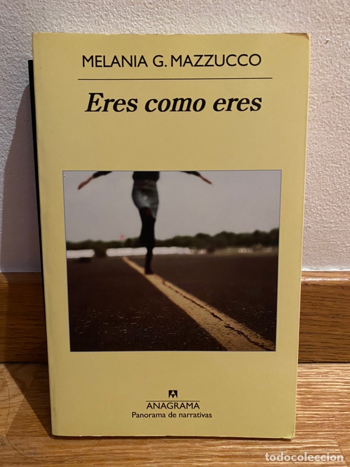 Libros de segunda mano: Eres como eres Melania G. Mazzucco - Foto 1