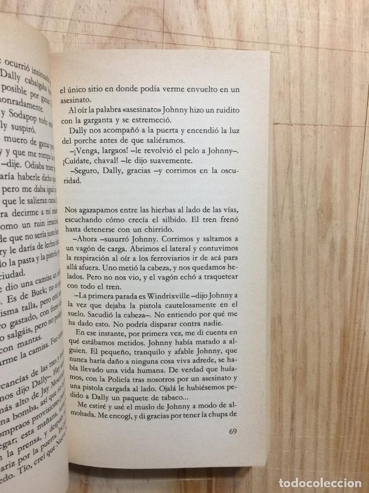 Libros de segunda mano: Rebeldes - Susan E. Hinton - Foto 4