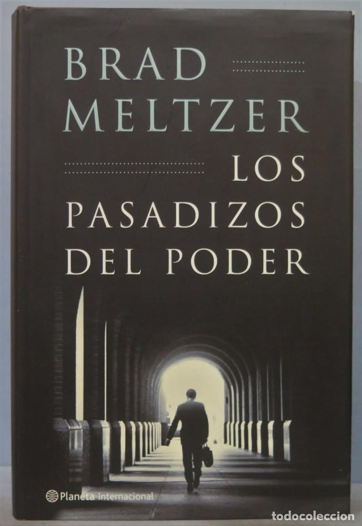 Libros de segunda mano: LOS PASADIZOS DEL PODER. BRAD MELTZER - Foto 1