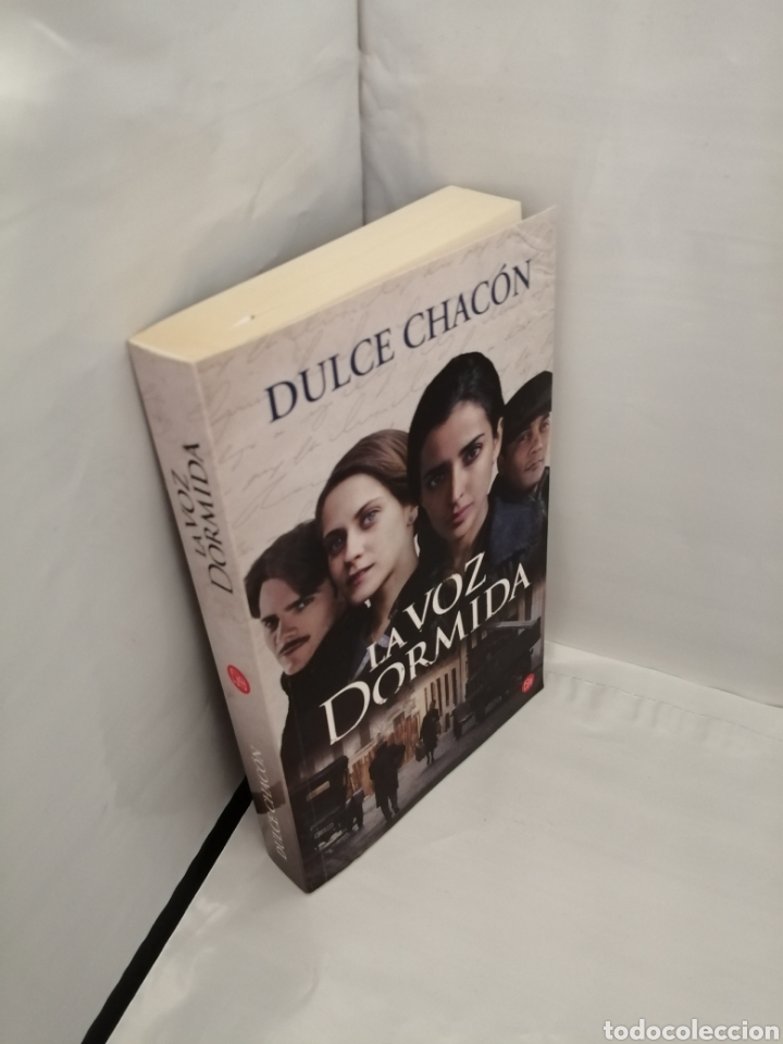 Libros de segunda mano: La Voz Dormida - Foto 3