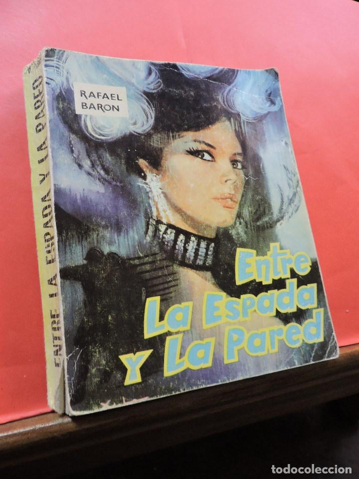 Libros de segunda mano: Entre la espada y la pared. BARON, Rafael. Ediciones CID - Foto 1