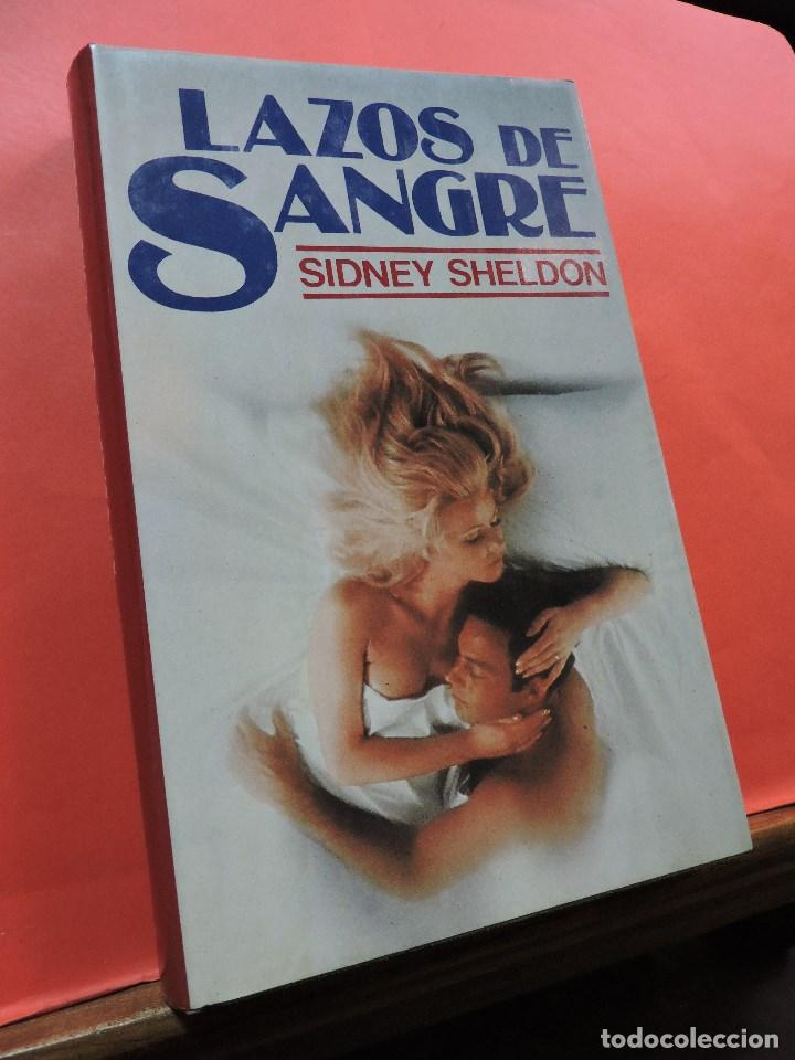Libros de segunda mano: Lazos de Sangre. SHELDON, Sidney. - Foto 1