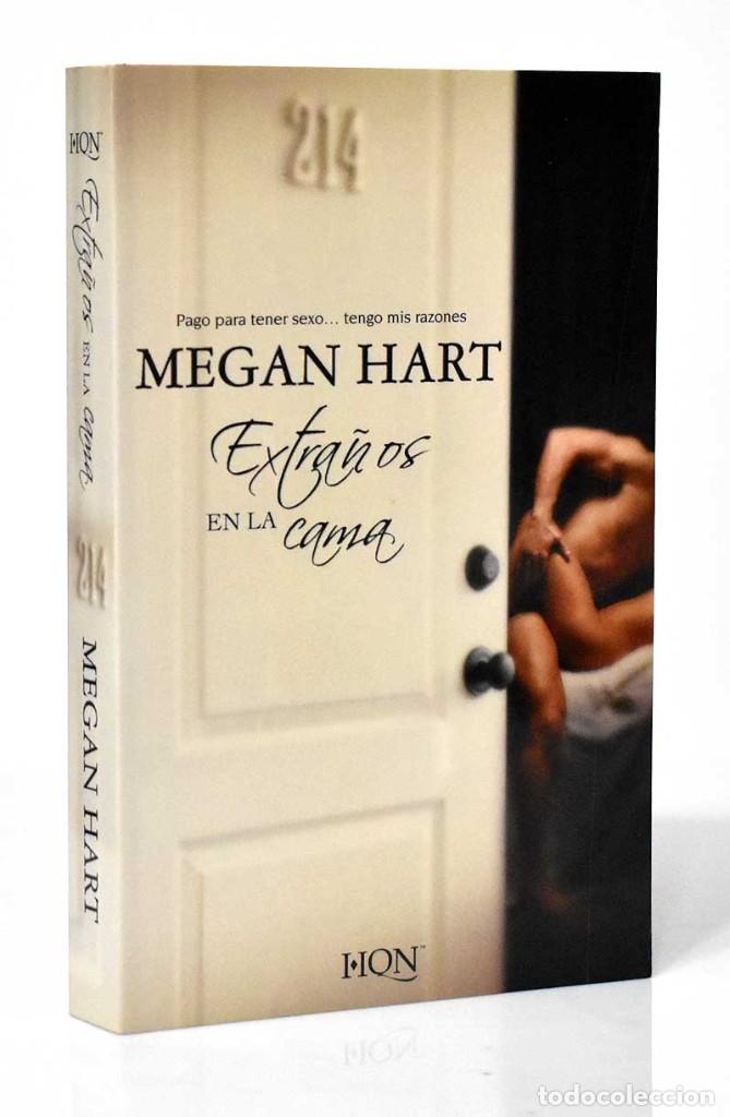 Libros de segunda mano: Extra&ntilde;os en la cama - Megan Hart - Foto 1