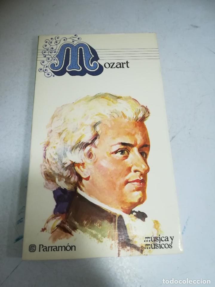 Second hand books: SERIE M&Uacute;SICA Y M&Uacute;SICOS. MOZART / MENDELSSOHN. PARRAMON EDICIONES. 1&ordm; ED. 1982. RUSTICA.