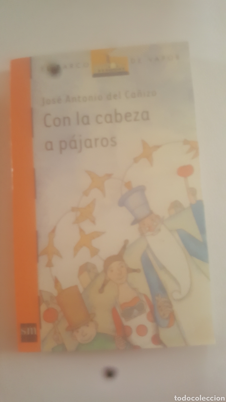 Libros de segunda mano: Con la cabeza a pajaros - Foto 1