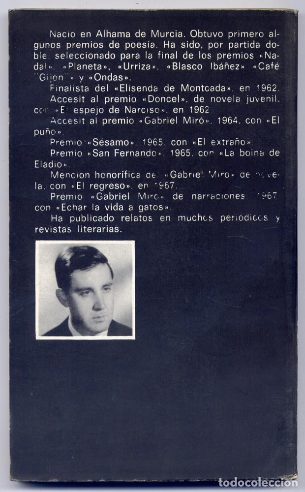 Libros de segunda mano: MART&Iacute;NEZ - MENA, Alfonso. El Extra&ntilde;o. 1967. - Foto 2