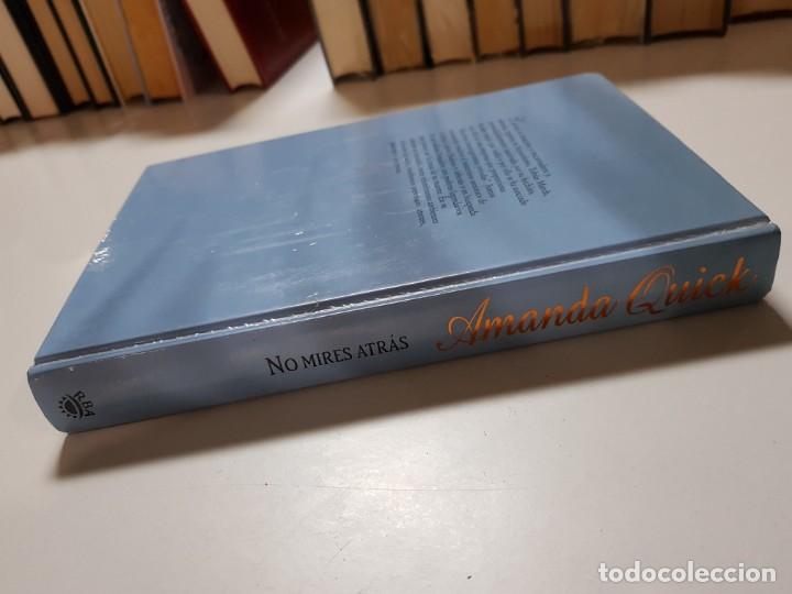 Libros de segunda mano: NO MIRES ATRÁS. AMANDA QUICK. EDICIONES B. 2006 - Foto 3