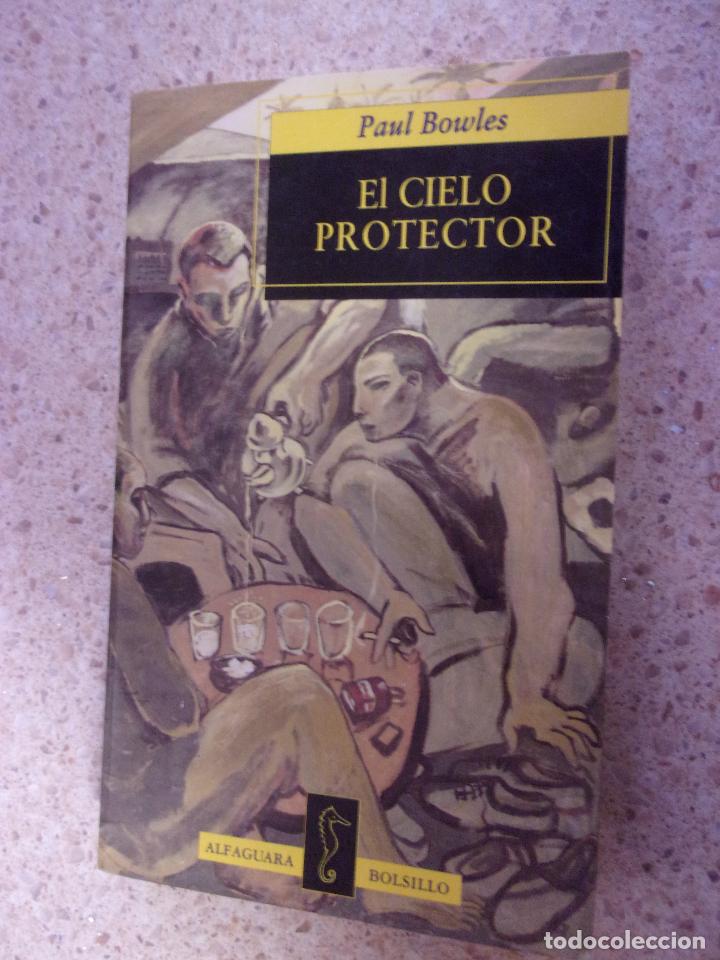 Libros de segunda mano: EL CIELO PROTECTOR - TAPA BLANDA. - Foto 1
