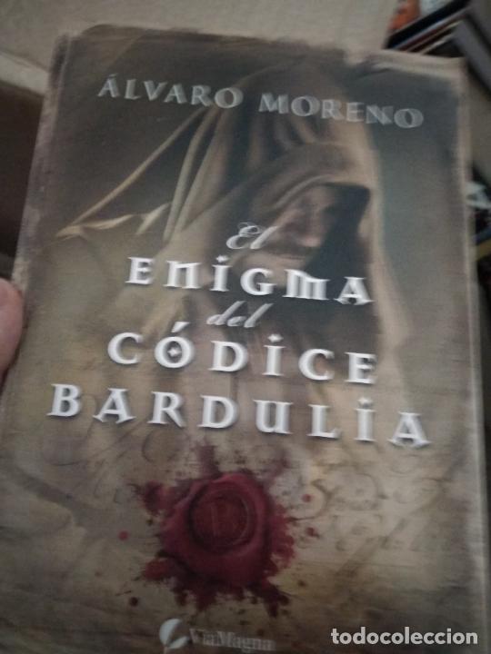 Libros de segunda mano: El Enigma Del C&oacute;dice Bardulia - &Aacute;lvaro Moreno - Foto 1