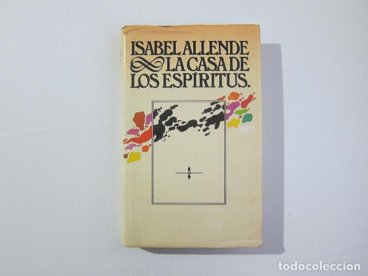 Libros de segunda mano: LA CASA DE LOS ESP&Iacute;RITUS - ISABEL ALLENDE - Foto 1