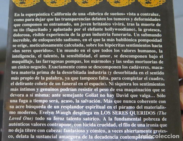 Libros de segunda mano: 1983.- LOS SERES QUERIDOS. WAUGH - Foto 2