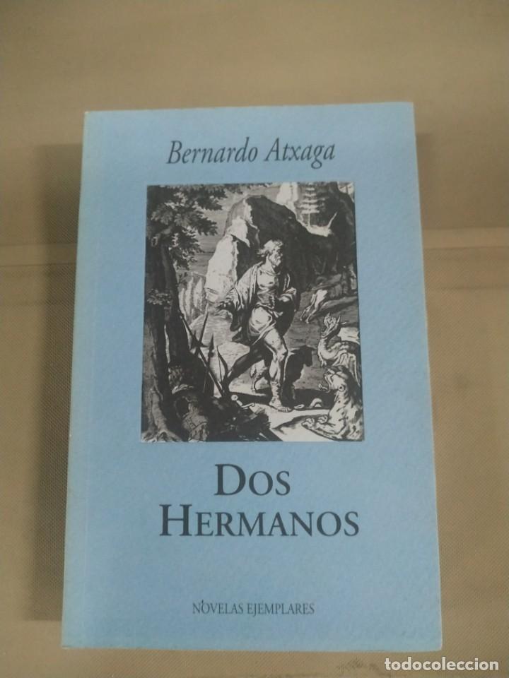 Libros de segunda mano: Dos Hermanos - Bernardo Atxaga - Foto 1