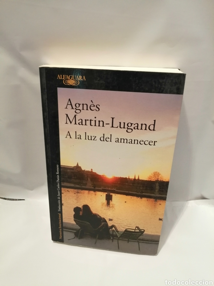 Libros de segunda mano: A LA LUZ DEL AMANECER (PRIMERA EDICI&Oacute;N) - Foto 1