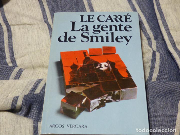 Libros de segunda mano: La gente de Smiley - Foto 1