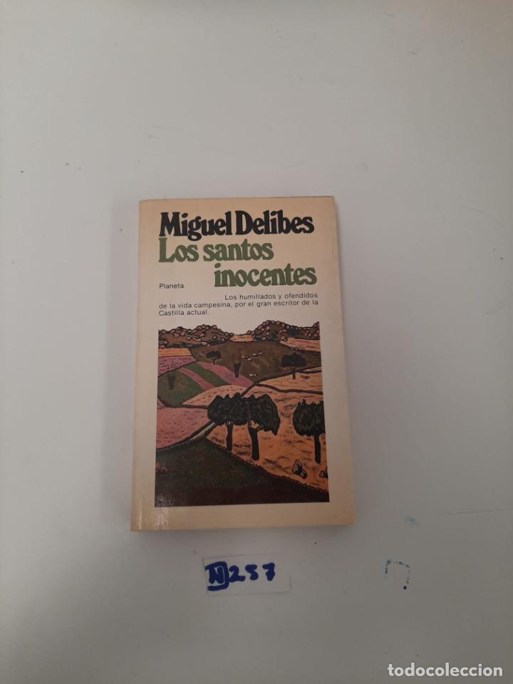 Libros de segunda mano: Los Santos Inocentes - Foto 1